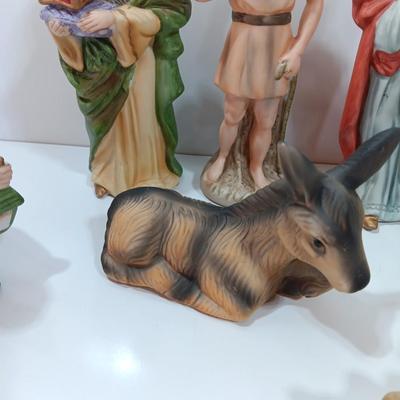 Homeco Nativity figures set of 9
