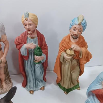 Homeco Nativity figures set of 9