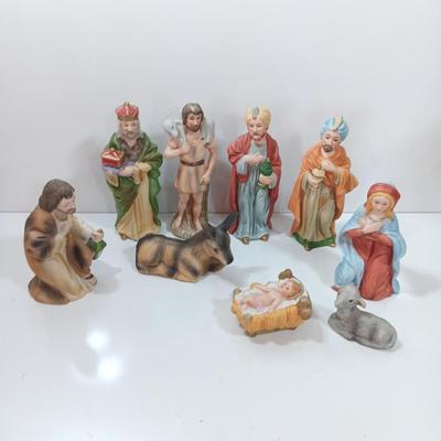 Homeco Nativity figures set of 9