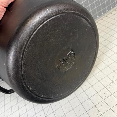 Lodge Cast Iron Dutch Oven 10" 