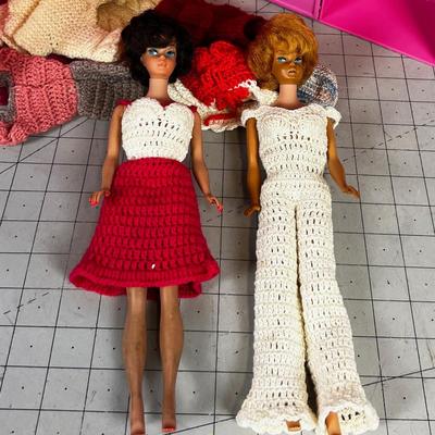 2 Bubble Cut Barbies 1958 Copyright Side EYE 