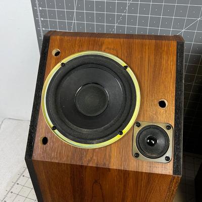 Bose 2.2 Bookshelf Speakers 