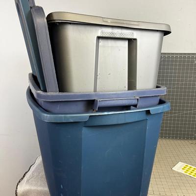 3 Large & Extra Large Tubs with Lids