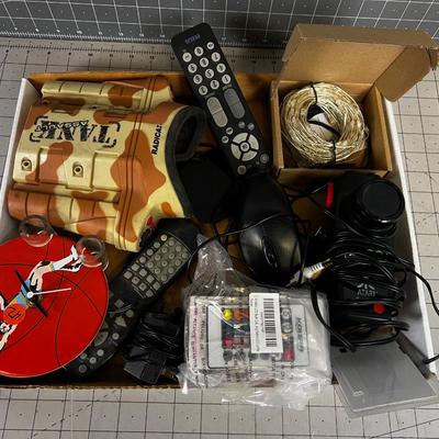 Lot of Vintage Electronics and Gaming Items 