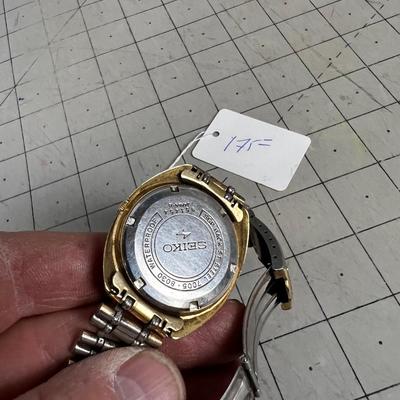 Seiko Automatic 17 Jewel With Date and Original Band 