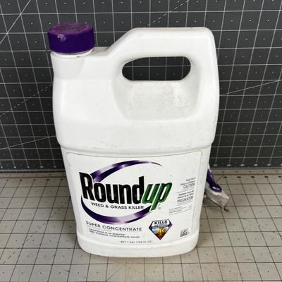 Super Concentrate ROUND UP 2/3's Full