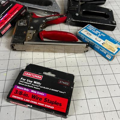 Hand Staple Gun With Staple 