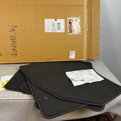 2008 Ford Explorer Floor Mat Set 