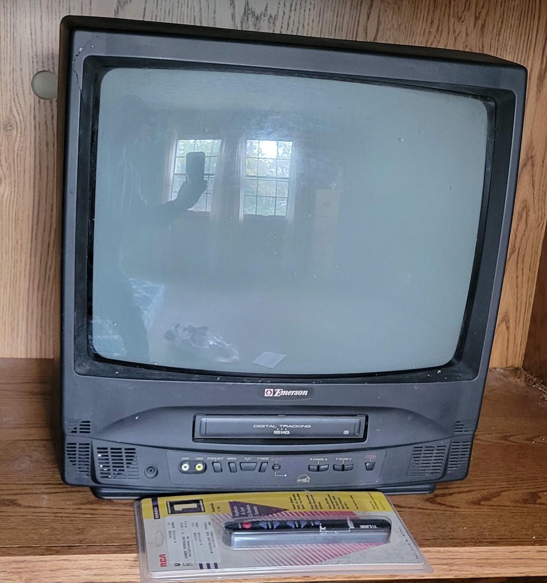 Emerson TV VCR Combo