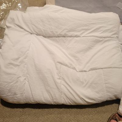 Wamsutta Twin Comforters, FeelAtHome Gap Filler and More (BR1-MG)
