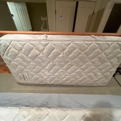Wamsutta Twin Comforters, FeelAtHome Gap Filler and More (BR1-MG)