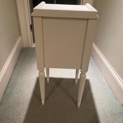 End Table, Lamp & Clock (BR1-MG)