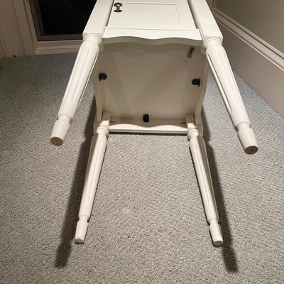 End Table, Lamp & Clock (BR1-MG)