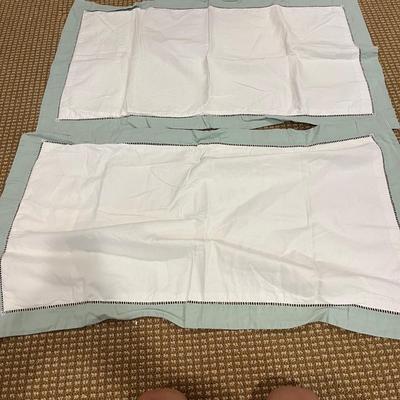 California King Bedspread & Sheets (BR-MG)