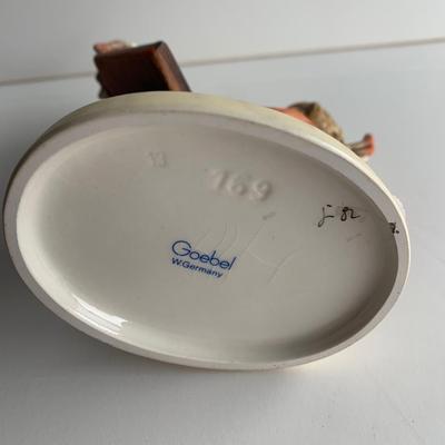 Goebel Hummel Girl with Song Book Birds Singing Lot 310