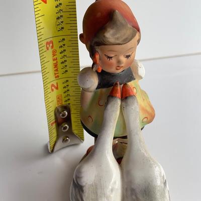 Hummel Girl with Two Swans