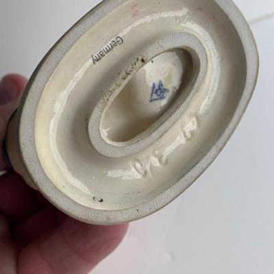 Hummel Girl with Two Swans