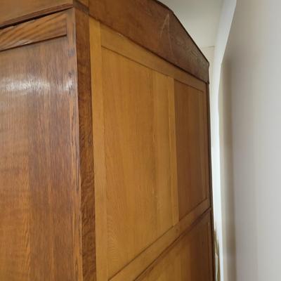 Armoire With Beveled Mirrors (BR-MG)