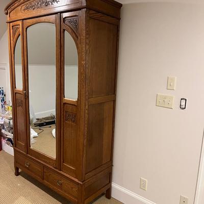 Armoire With Beveled Mirrors (BR-MG)