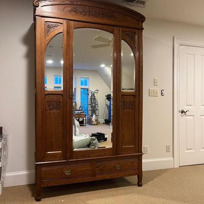 Armoire With Beveled Mirrors (BR-MG)