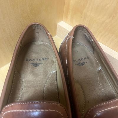 Six Pairs of Dress Shoes Size 10 (PC2-MG)
