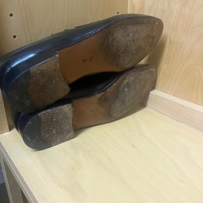 Six Pairs of Dress Shoes Size 10 (PC2-MG)