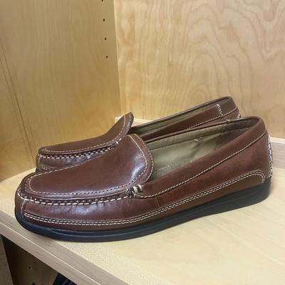 Six Pairs of Dress Shoes Size 10 (PC2-MG)