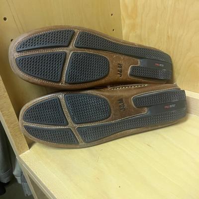 Six Pairs of Dress Shoes Size 10 (PC2-MG)