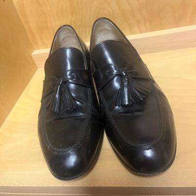 Six Pairs of Dress Shoes Size 10 (PC2-MG)