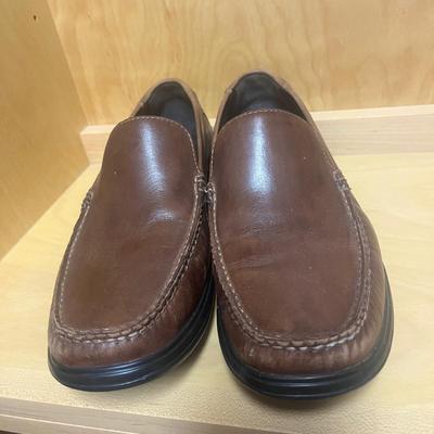 Six Pairs of Dress Shoes Size 10 (PC2-MG)