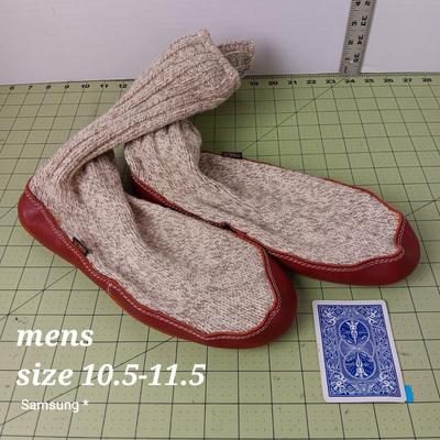 Acorn Slipper Socks - Mens Size 10.5-11.5
