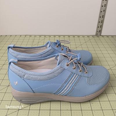 Performance Platforms - Womens Size 7.5W