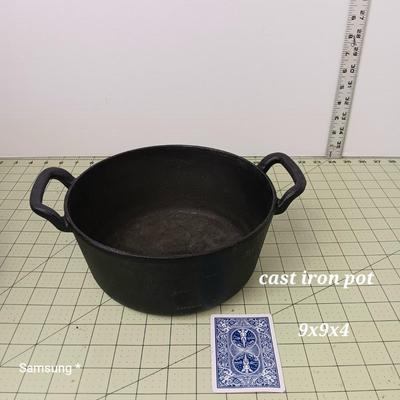 Cast Iron Pot with lid