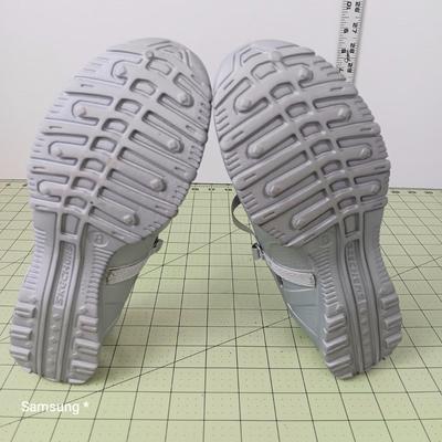 Skechers Shoes - Gray - Womens Size 8