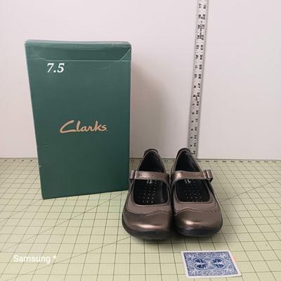 Clarks Wave Mary Janes - Metallic - Size 7.5