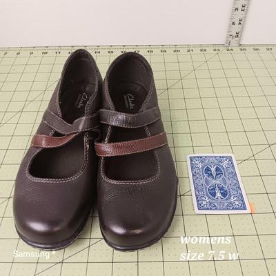 Clarks Bendables - Brown - Size 7.5W