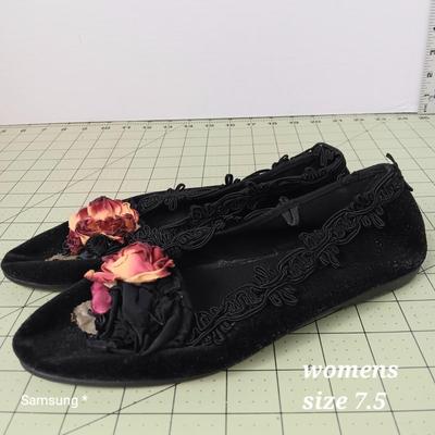 Whimsical Floral Black Ballet Shoe - Womens Size 7.5