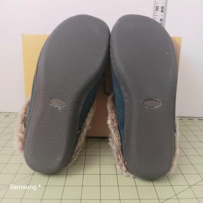 Clarks House Slippers  - Womens Size 8