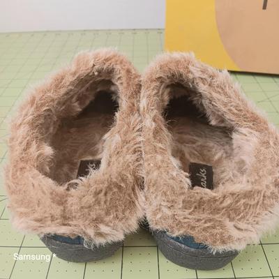 Clarks House Slippers  - Womens Size 8