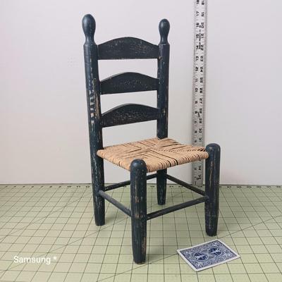16" Decorative Chair