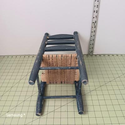 16" Decorative Chair