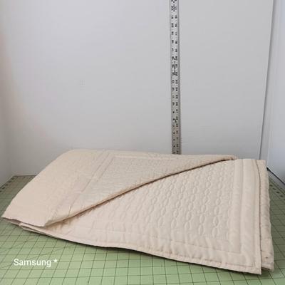 Cream Quilt - Full Size