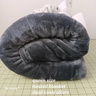 Brookstone Heated Blanket with Dual Controls - Queen Size