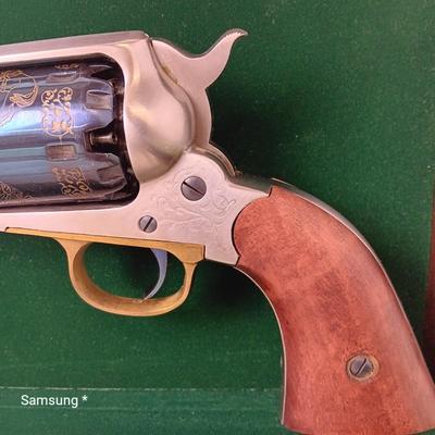 "The Rattlesnake" - The New England Collectors Society Frederic Remington Commemorative Pistol Gun