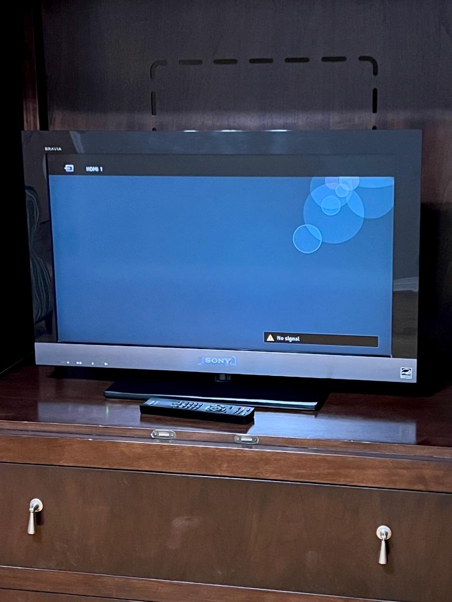 SONY Bravia 32” TV