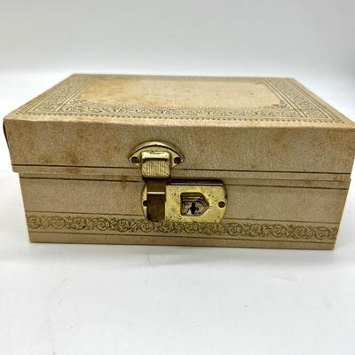 The Jewelry Box Lot