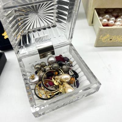 The Jewelry Box Lot