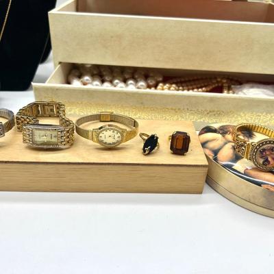 The Jewelry Box Lot