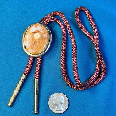 INSET POLISHED STONE BOLO TIE