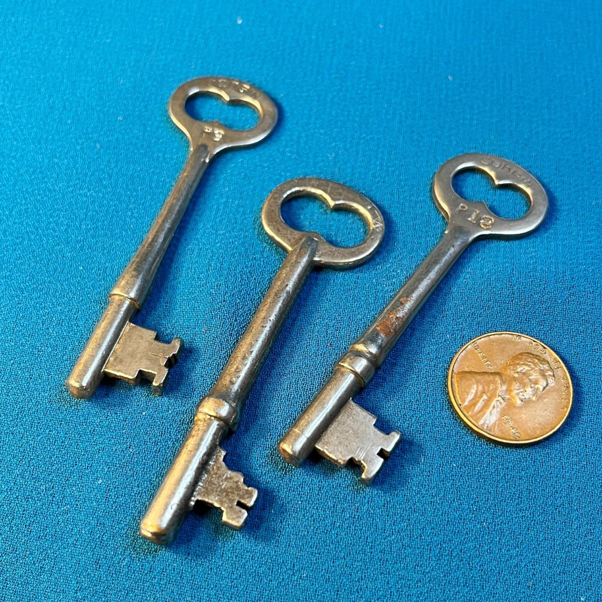 3 VINTAGE SKELETON KEYS